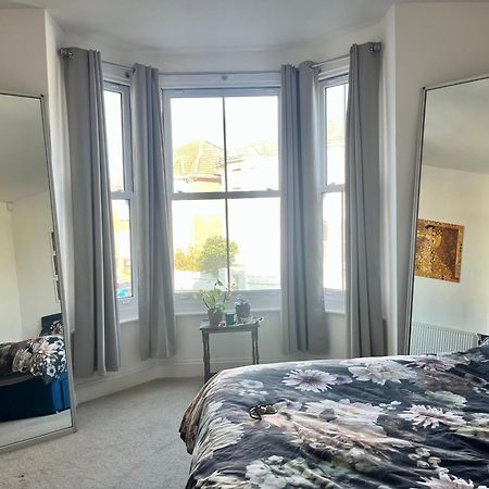 Southsea Retreat Apartment Bagian luar foto