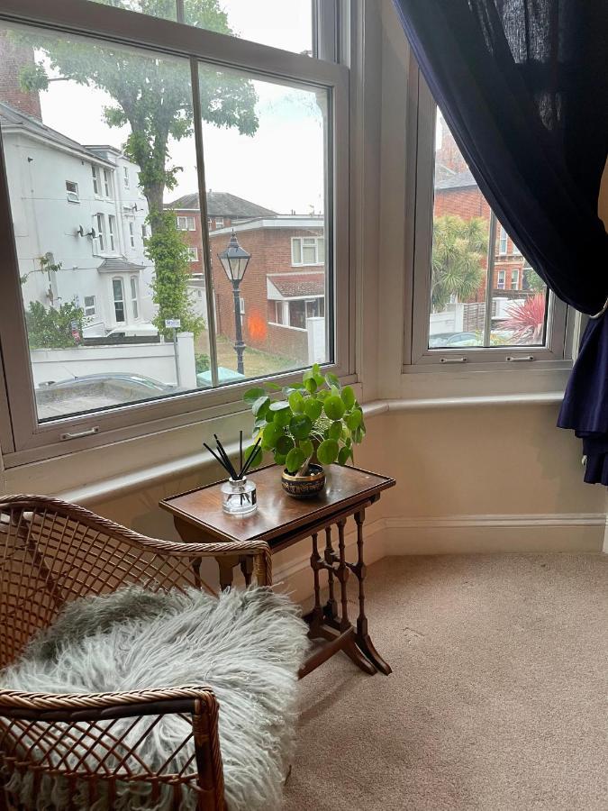 Southsea Retreat Apartment Bagian luar foto