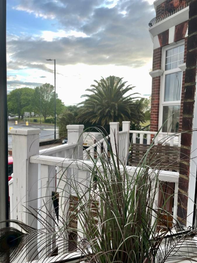 Southsea Retreat Apartment Bagian luar foto