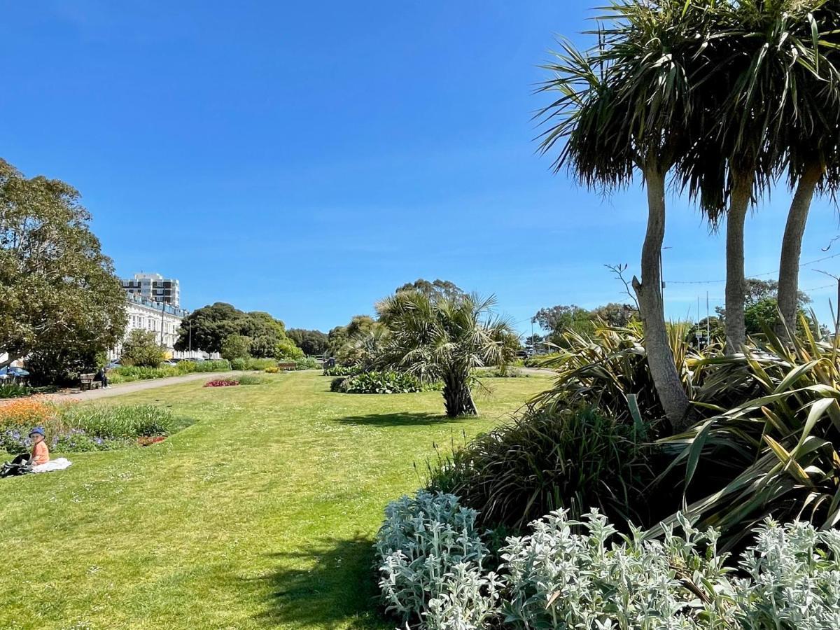 Southsea Retreat Apartment Bagian luar foto